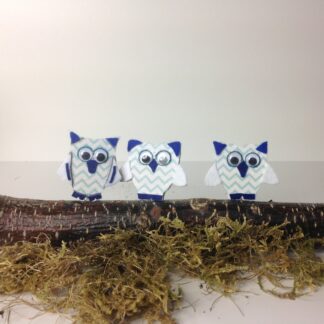 Groepje van drie uilen met licht- en donker- blauwe accenten