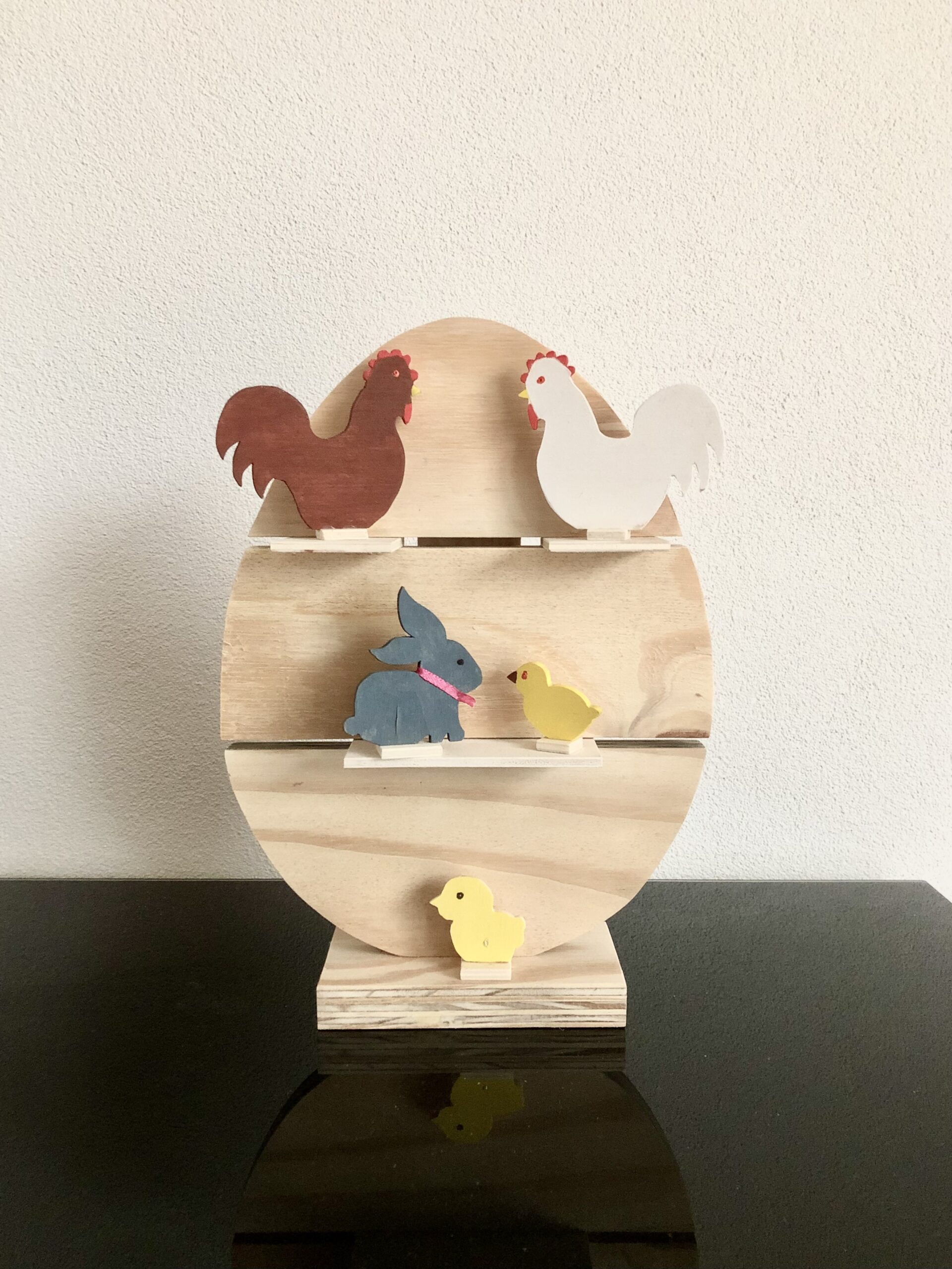 Houten paasei (29 cm) met plankjes