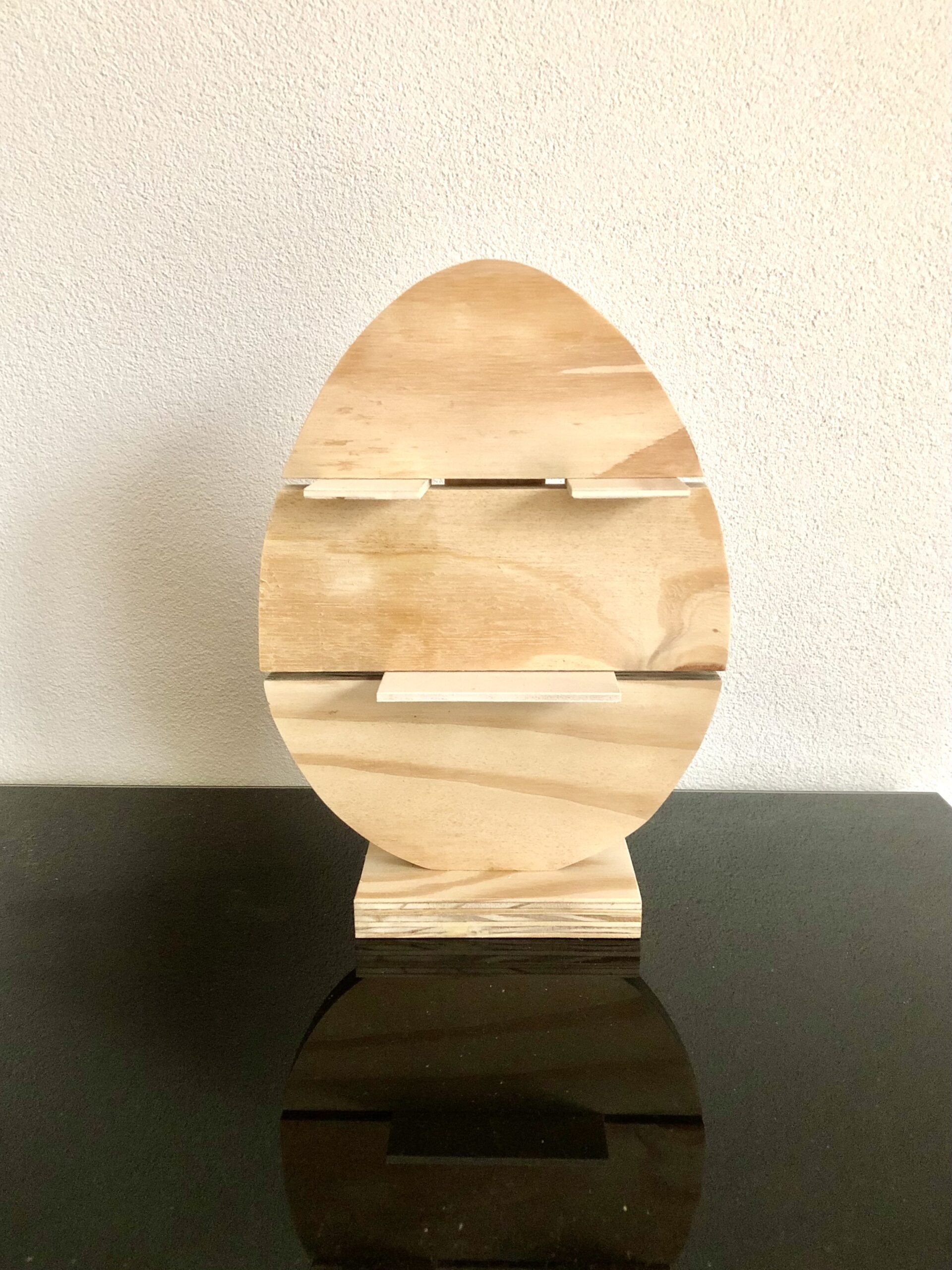 Houten paasei (29 cm) met plankjes - Afbeelding 2