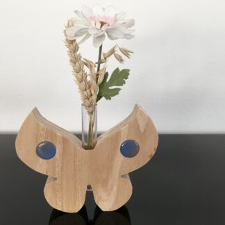 Vlinder(vaasje) met cabochons in blauw