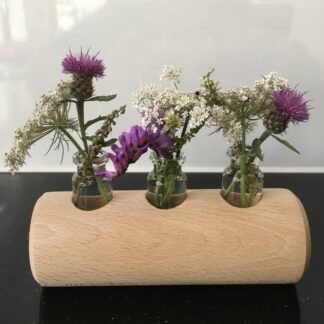 Langwerpig rondhout met plaats voor drie vaasjes