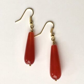 Oorbellen met rode agaat (kegelvormig)