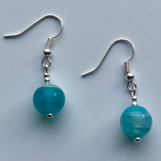 Oorbellen met blauwe agaat