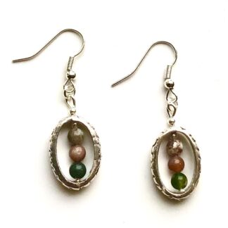 Oorbellen met 3 kralen agaat in ovaal frame