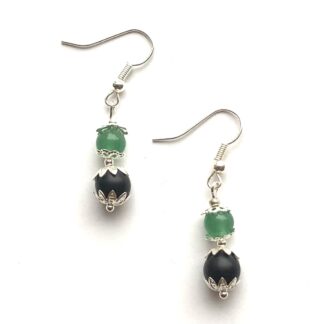 Oorbellen met groene jade en onyx