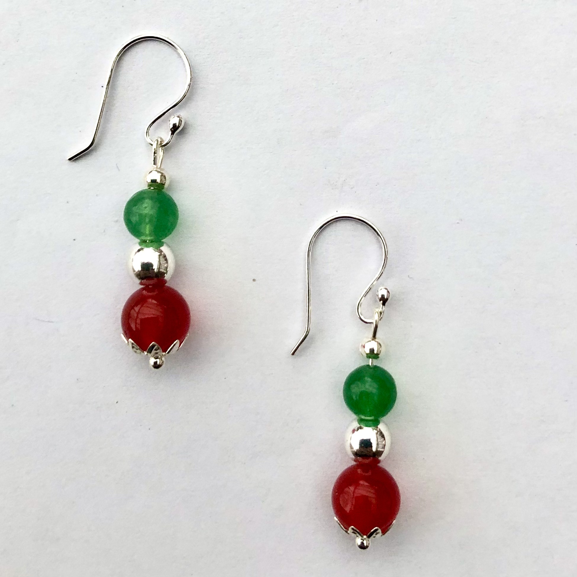 (Kerst)oorbellen met groene en rode jade
