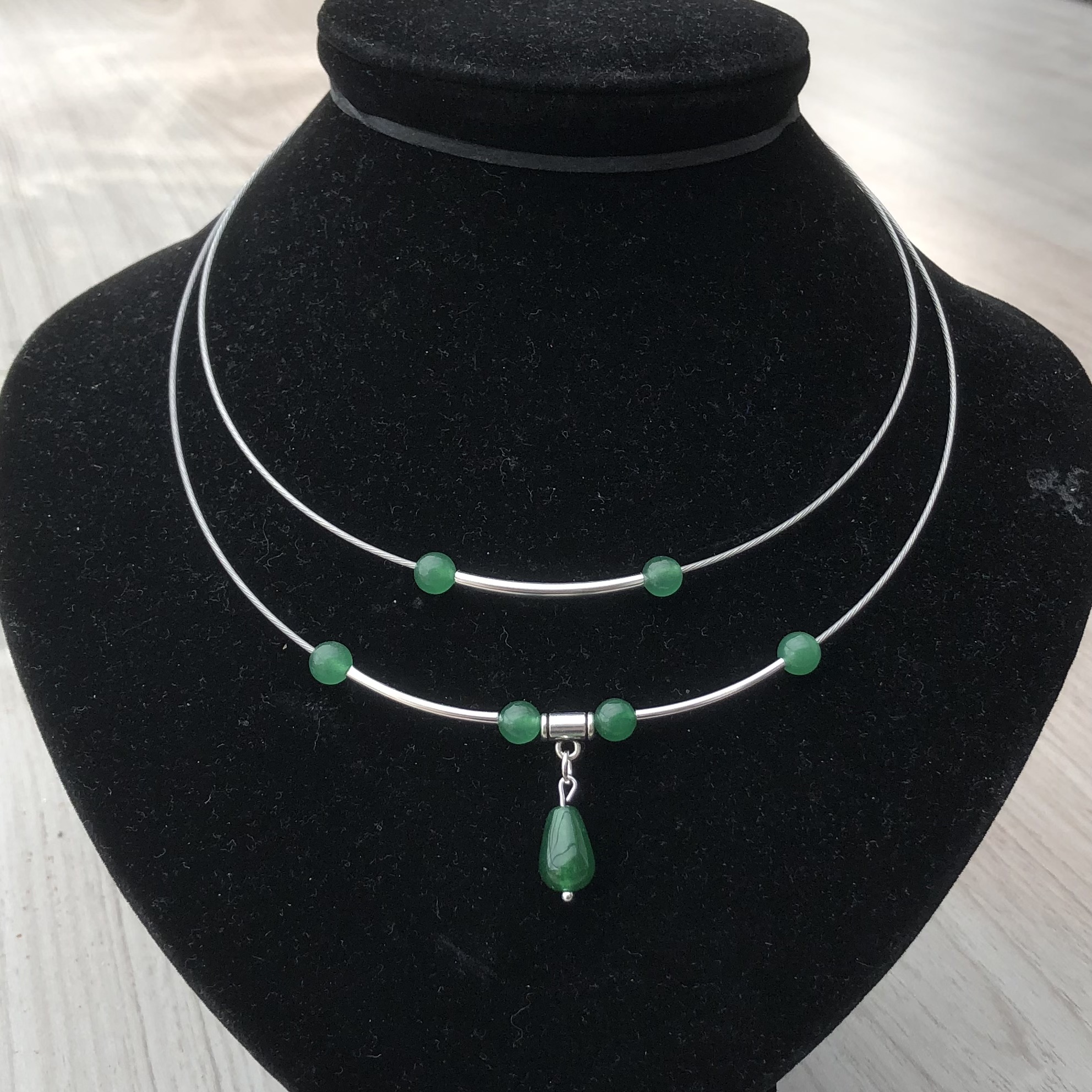 Dubbele spang met hanger en kralen van aventurijn