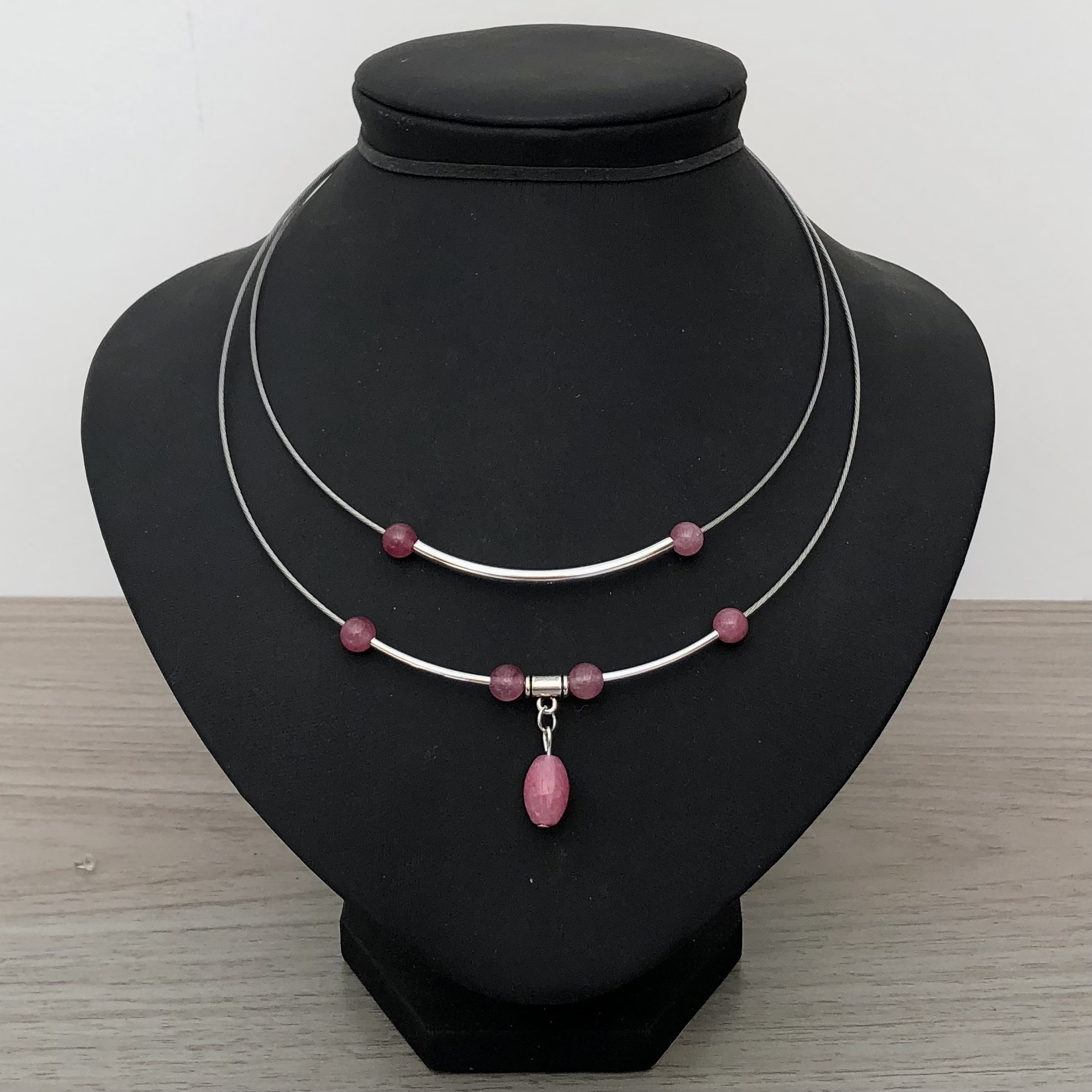 Dubbele spang met hanger en kralen van aardbeikwarts - Afbeelding 2