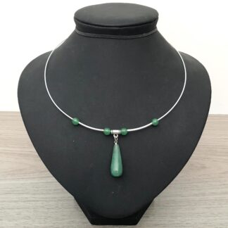 Hanger van groene aventurijn aan spang